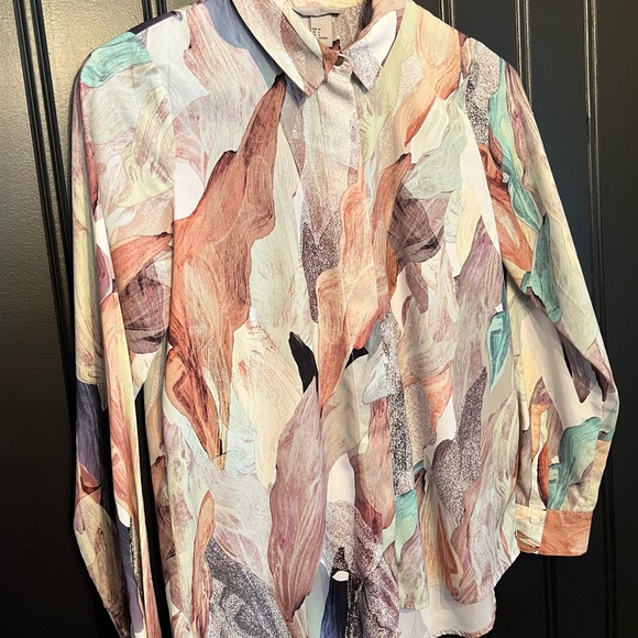 H&M Multicolor Print Button Down Shirt - Picture 2 of 3